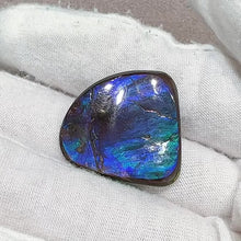 Load and play video in Gallery viewer, Double-sided Ammolite Unmounted Piece FNA22136
